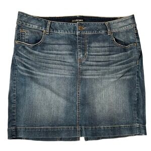 Lane Bryant Denim Skirt Blue Wash Distressed Front Pockets Button Zip Size 20